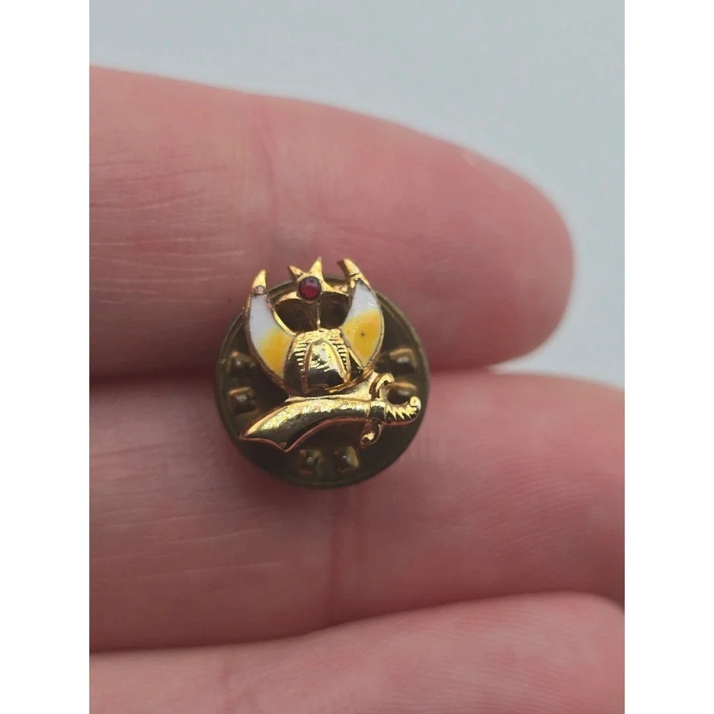 Vintage Shriners International Masonic Lapel Pin Gold Tone Enamel Scimitar Moon
